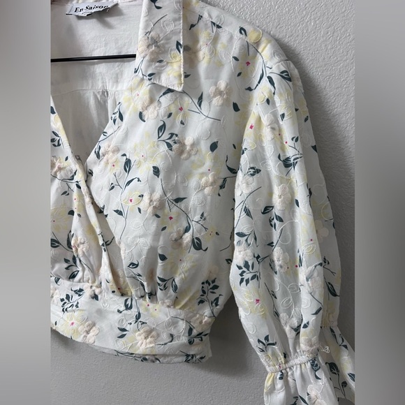En Saison Floral Embroidery Blouse XS - Picture 3 of 7